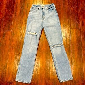 Abercrombie 90’s Ultra High Rise Straight Leg Denim